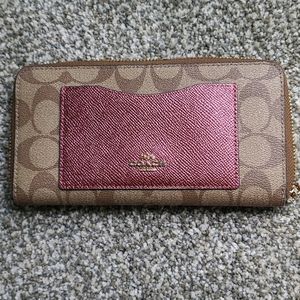 Coach wallet